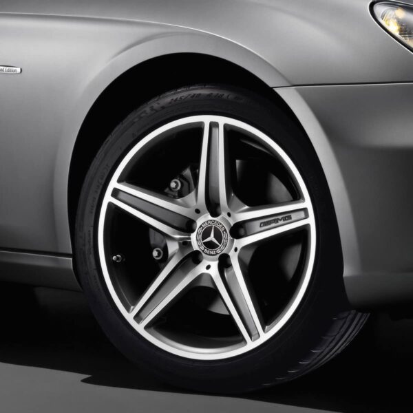 Mercedes AMG Felge mit Nabendeckel Schwarz Chrom 75mm Seitenansicht