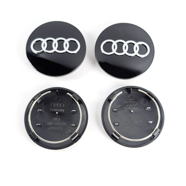 Rückseite der Audi Felgendeckel 68mm mit Halteclips aus ABS-Kunststoff