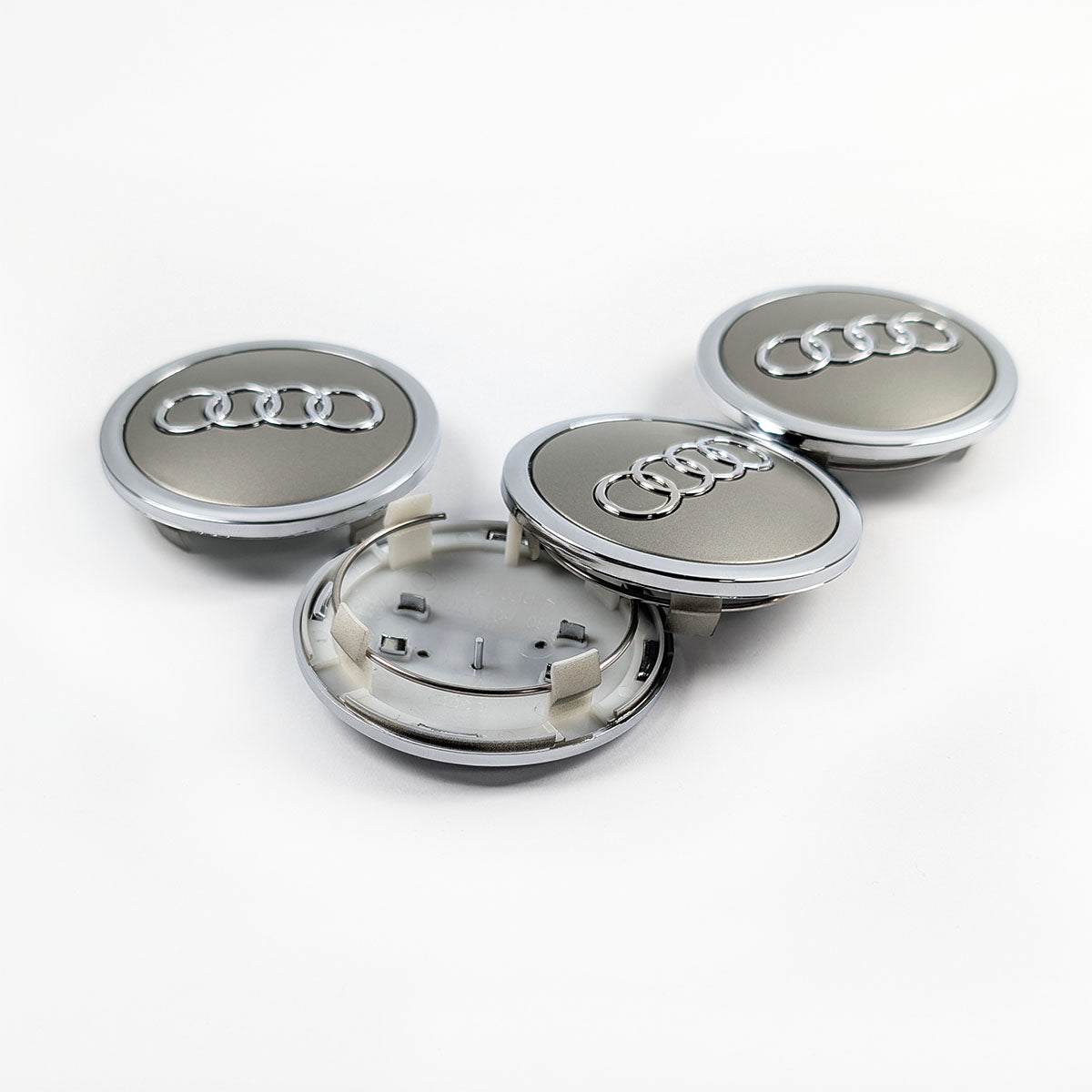 Detailaufnahme der Audi Radkappen 69mm aus robustem ABS Kunststoff grau.