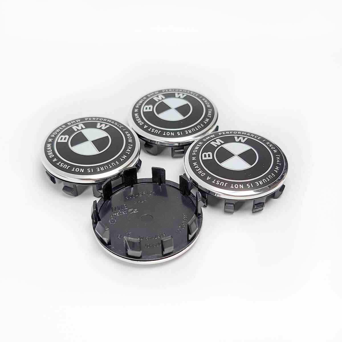 Das BMW Motorsport Logo mit den versetzt angeordneten Halbkreisen in Schwarz Weiss